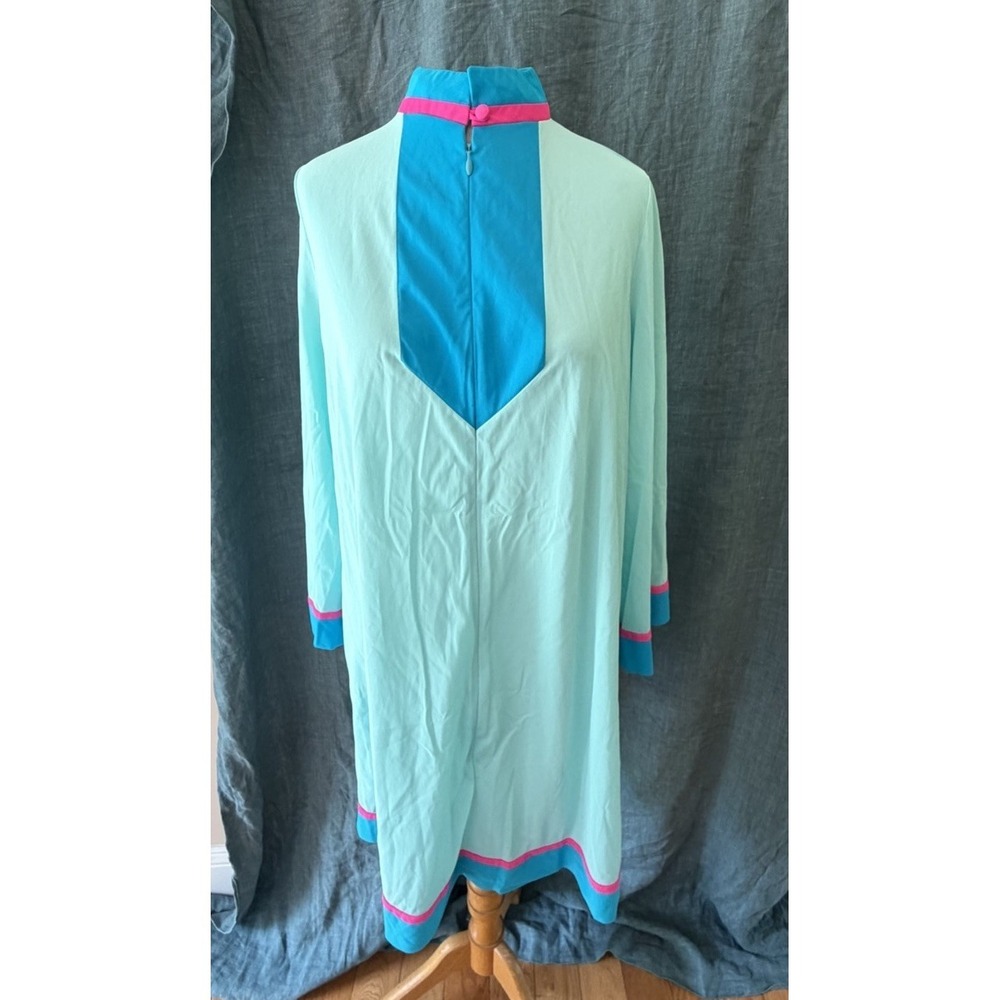 Vintage Gossard Artemis 60's/70's Nylon Nightgown Size M Aqua Pink Mod USA